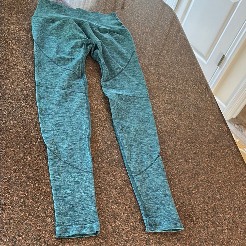 ALPHALETE LADIES GREEN LEGGINGS-S-EUC
